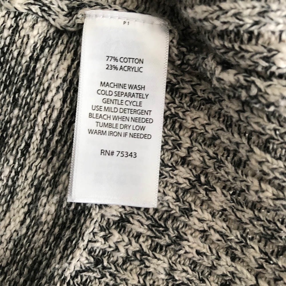 Cotton Cardigan- Size M/L - Picture 3 of 6
